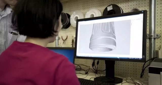 三得利公司使用3D打印树脂快速模具用于瓶子吹塑成型